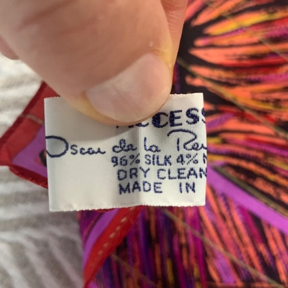 Oscar de la Renta silk scarf floral print with gold metallic lines 30” square